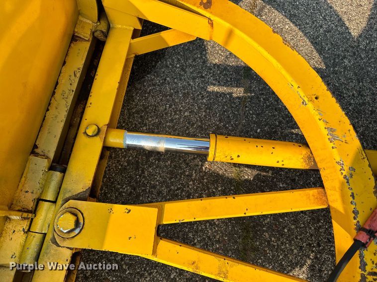 image for item DN0768 2012 Ford  F450 Super Duty XL dump truck