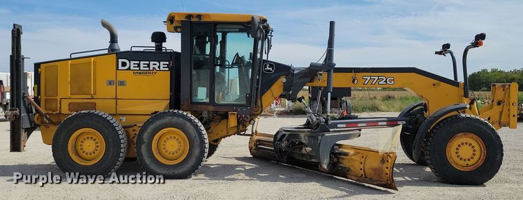 image for item DN3537 2013 John Deere 772G motor grader