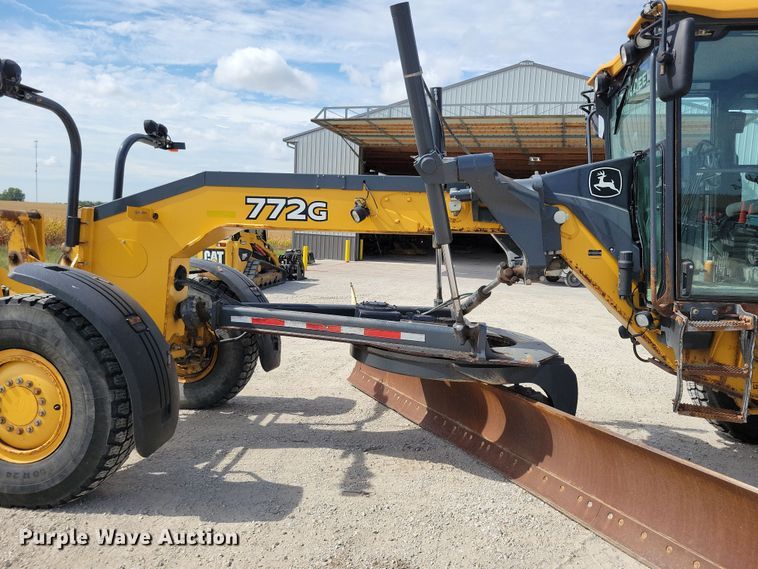 image for item DN3537 2013 John Deere 772G motor grader
