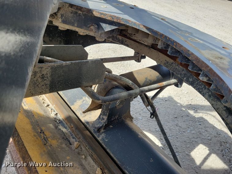 image for item DN3537 2013 John Deere 772G motor grader