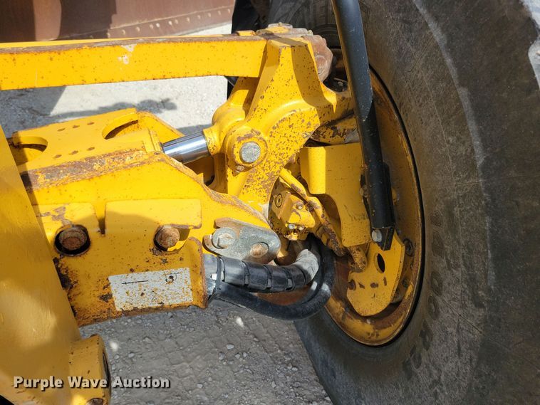 image for item DN3537 2013 John Deere 772G motor grader