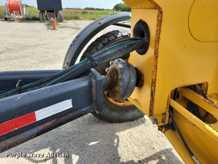 image for item DN3537 2013 John Deere 772G motor grader