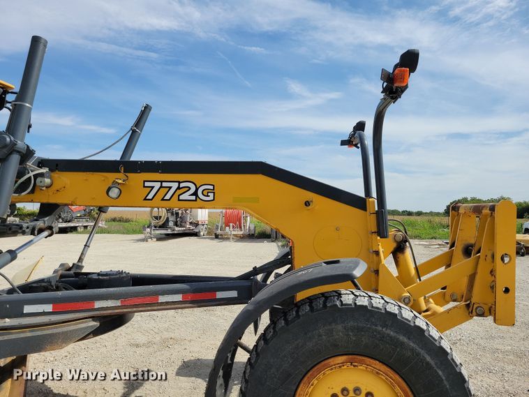 image for item DN3537 2013 John Deere 772G motor grader
