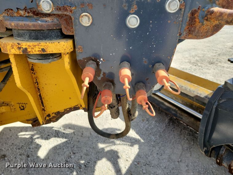 image for item DN3537 2013 John Deere 772G motor grader