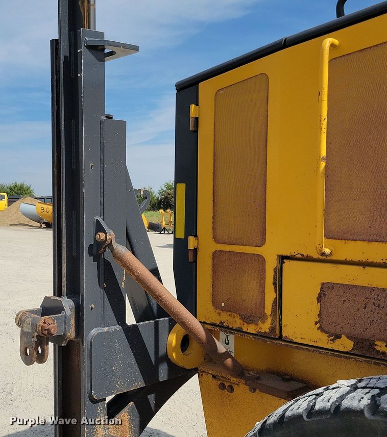 image for item DN3537 2013 John Deere 772G motor grader