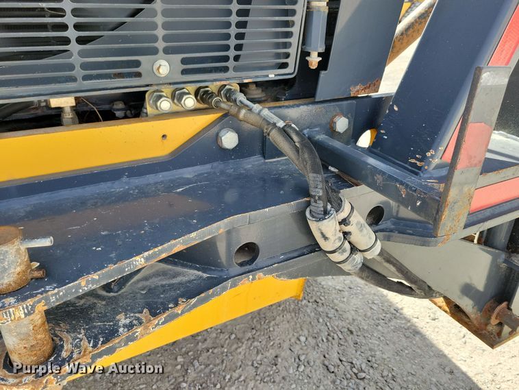 image for item DN3537 2013 John Deere 772G motor grader