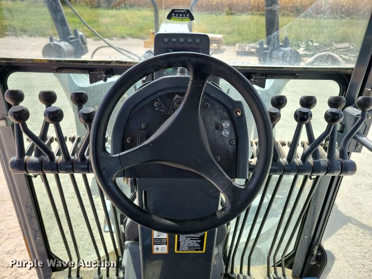 image for item DN3537 2013 John Deere 772G motor grader