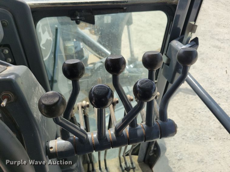 image for item DN3537 2013 John Deere 772G motor grader