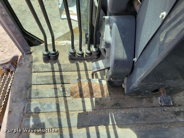 image for item DN3537 2013 John Deere 772G motor grader