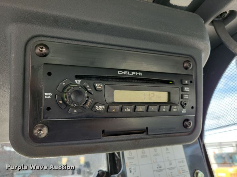 image for item DN3537 2013 John Deere 772G motor grader