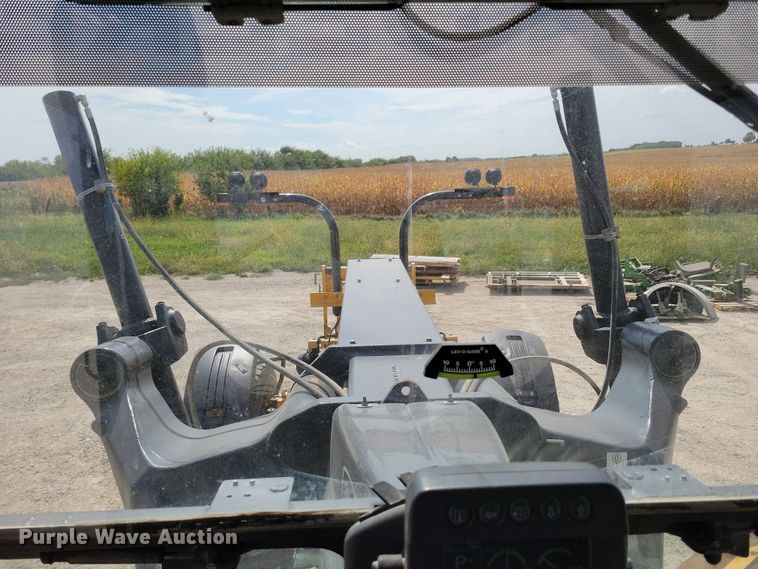 image for item DN3537 2013 John Deere 772G motor grader