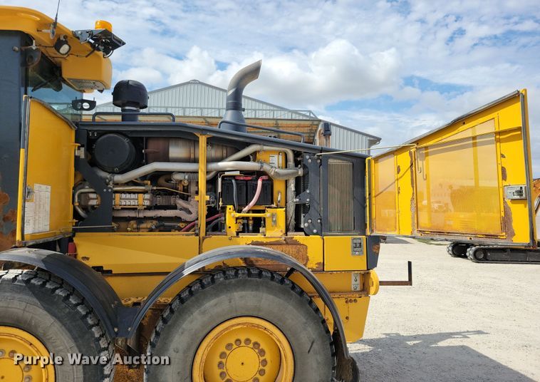 image for item DN3537 2013 John Deere 772G motor grader