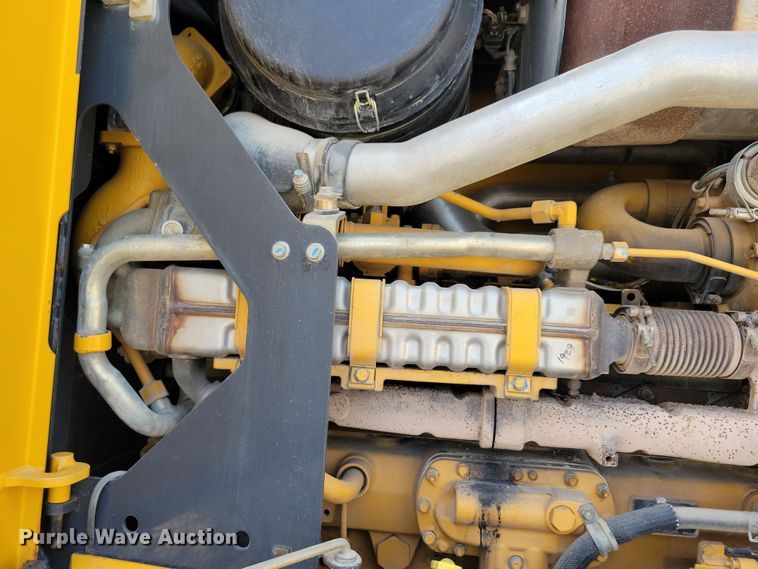 image for item DN3537 2013 John Deere 772G motor grader