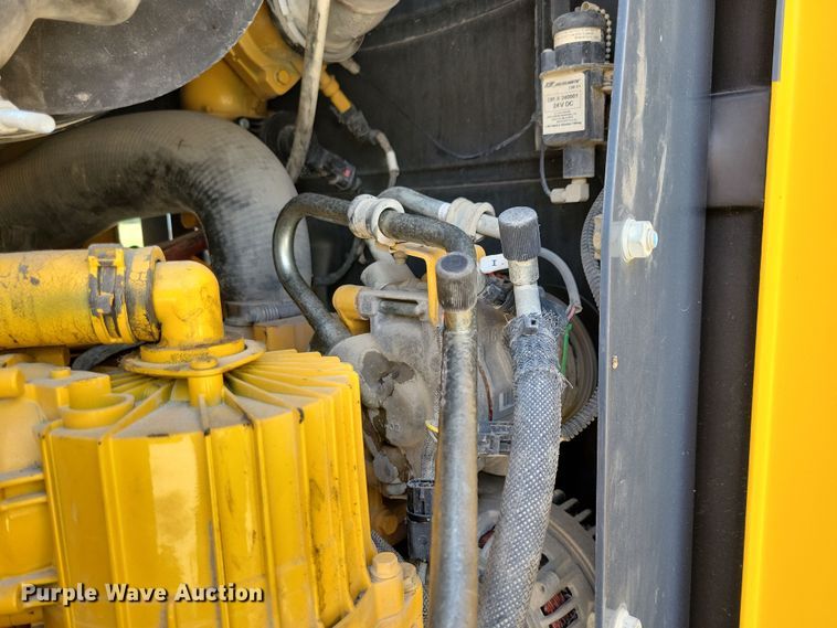 image for item DN3537 2013 John Deere 772G motor grader