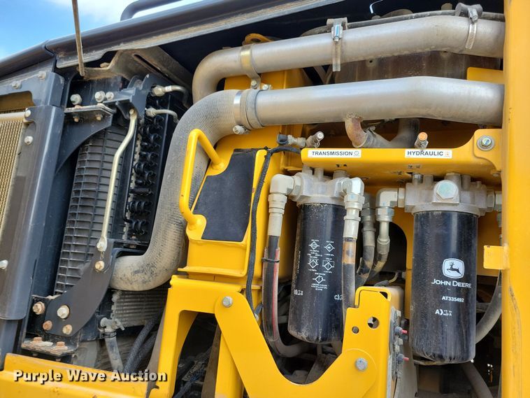 image for item DN3537 2013 John Deere 772G motor grader