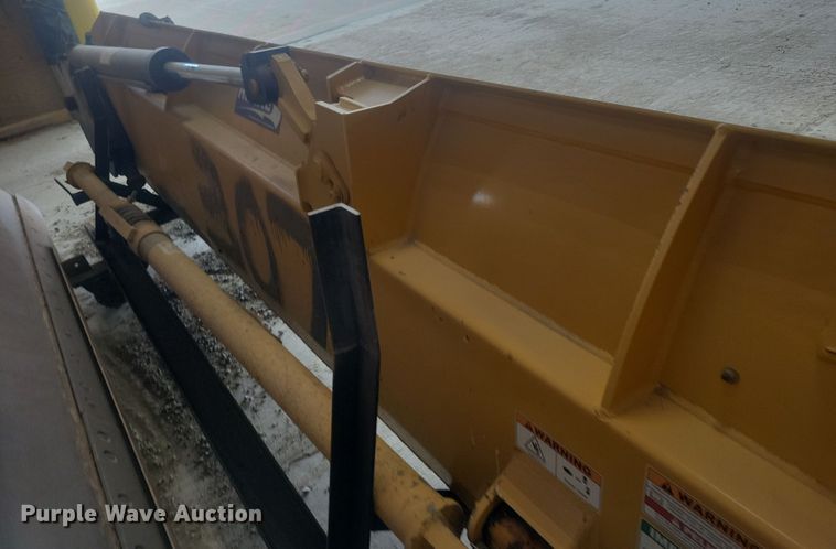 image for item DN3537 2013 John Deere 772G motor grader