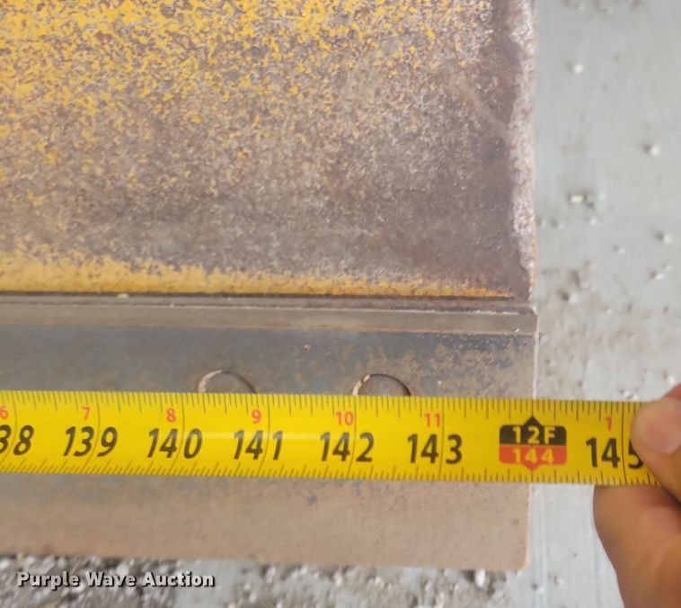 image for item DN3537 2013 John Deere 772G motor grader