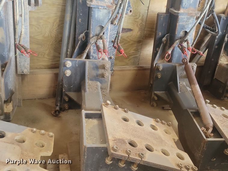 image for item DN3537 2013 John Deere 772G motor grader