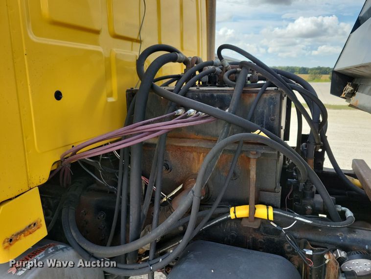 image for item DN3539 2008 Sterling LT9500 dump truck