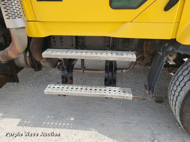 image for item DN3539 2008 Sterling LT9500 dump truck