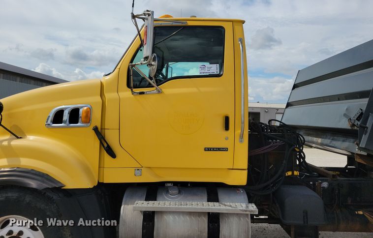 image for item DN3539 2008 Sterling LT9500 dump truck
