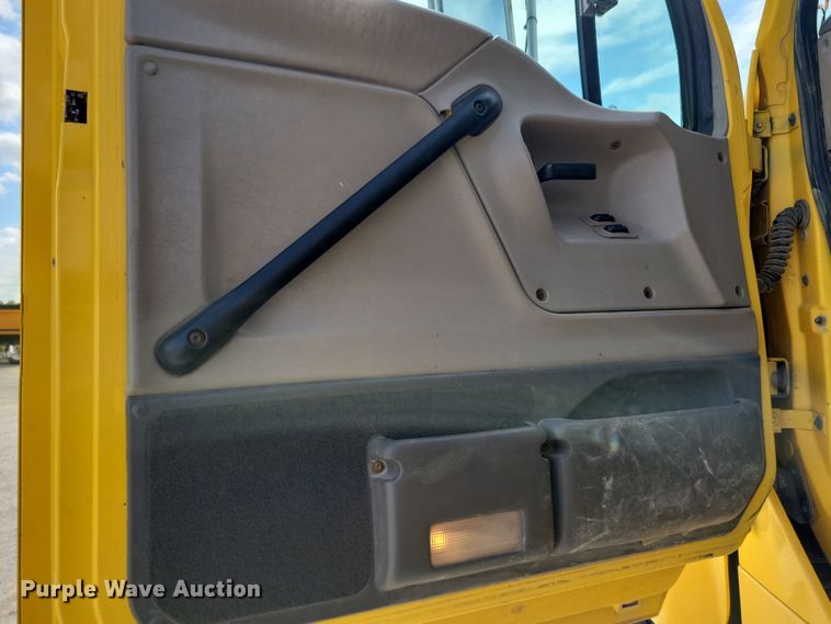 image for item DN3539 2008 Sterling LT9500 dump truck