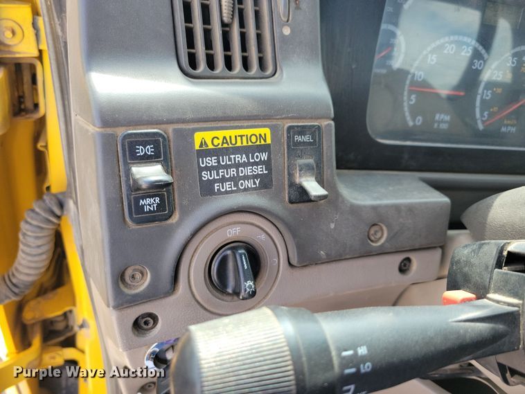 image for item DN3539 2008 Sterling LT9500 dump truck