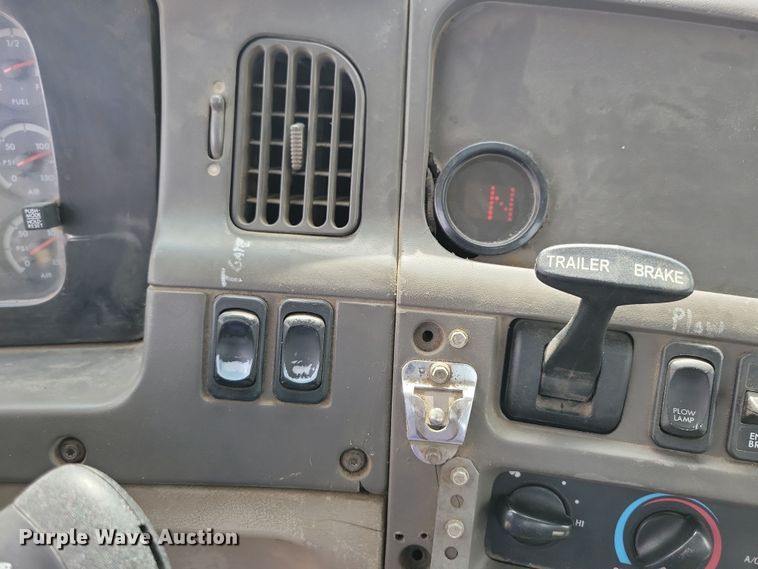 image for item DN3539 2008 Sterling LT9500 dump truck