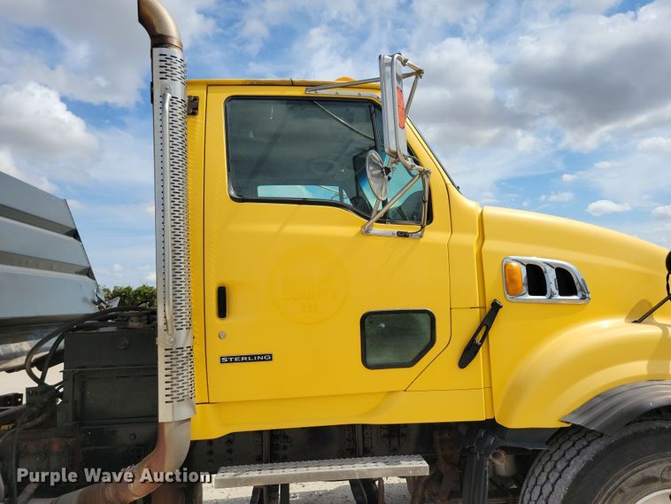 image for item DN3539 2008 Sterling LT9500 dump truck