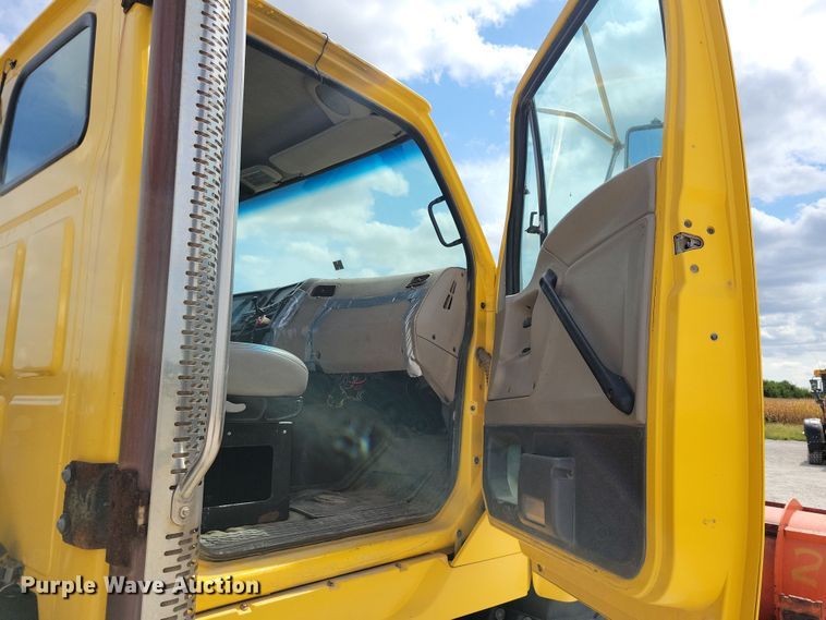 image for item DN3539 2008 Sterling LT9500 dump truck