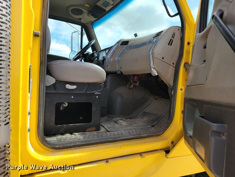 image for item DN3539 2008 Sterling LT9500 dump truck