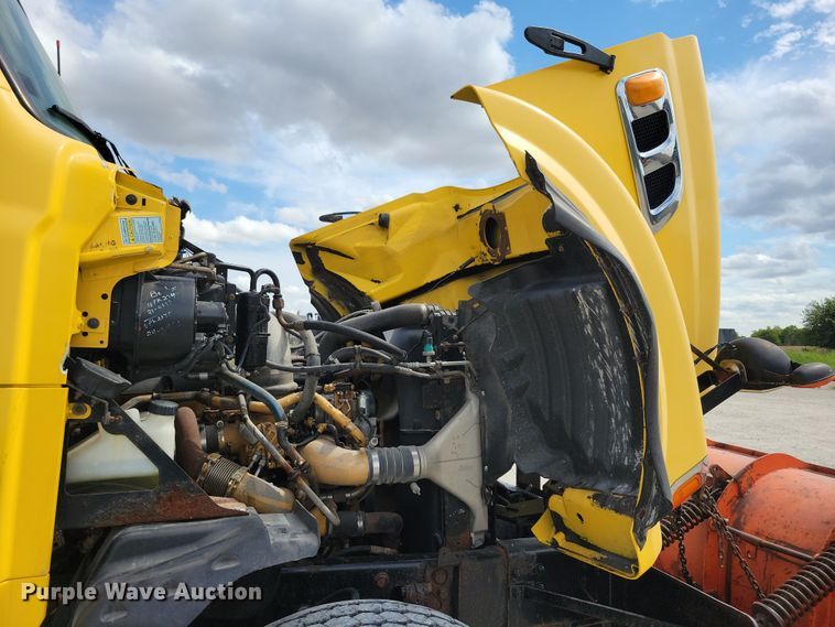 image for item DN3539 2008 Sterling LT9500 dump truck