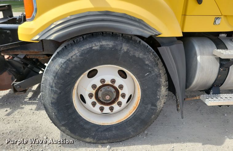 image for item DN3539 2008 Sterling LT9500 dump truck