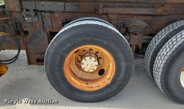 image for item DN3539 2008 Sterling LT9500 dump truck