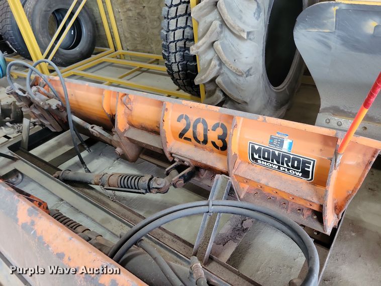 image for item DN3539 2008 Sterling LT9500 dump truck