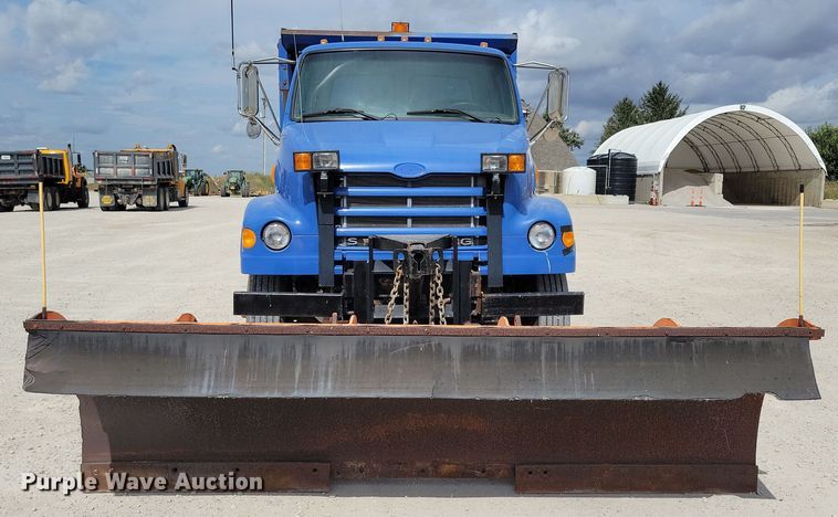 image for item DN3541 2001 Sterling L7500 dump truck