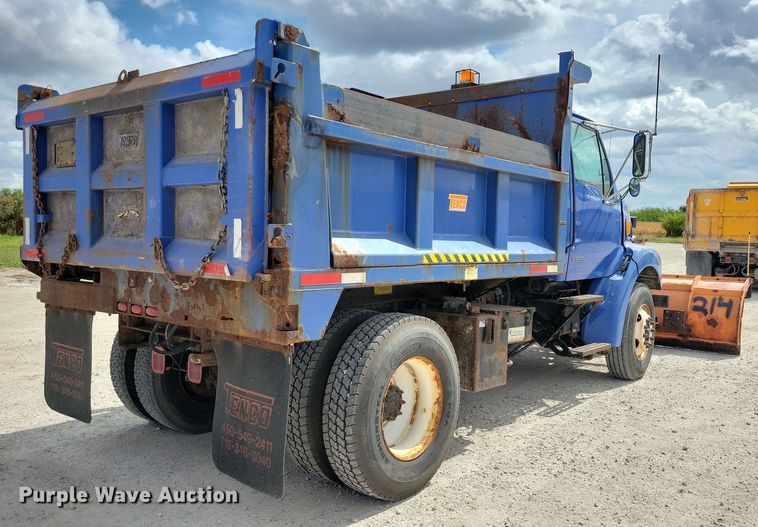 image for item DN3541 2001 Sterling L7500 dump truck