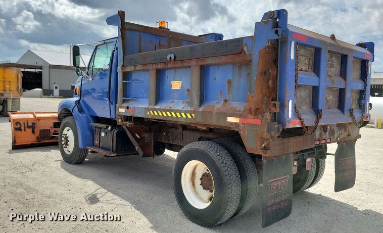 image for item DN3541 2001 Sterling L7500 dump truck