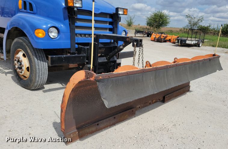 image for item DN3541 2001 Sterling L7500 dump truck