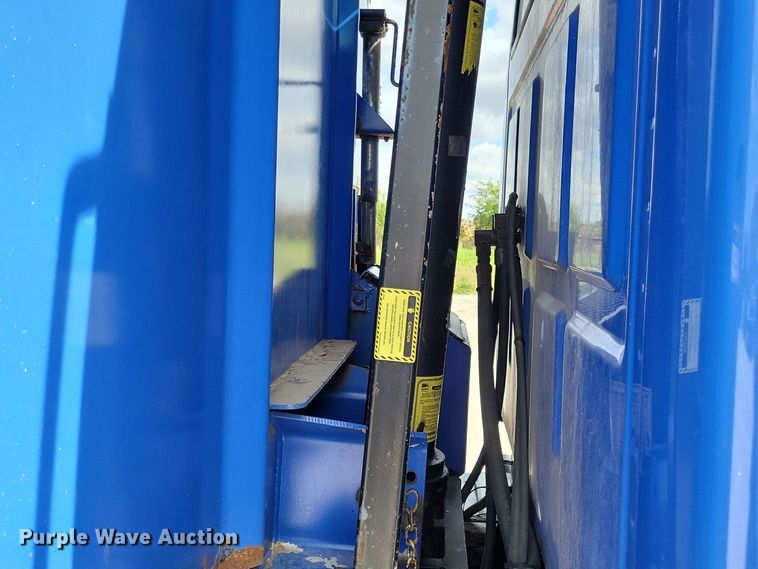 image for item DN3541 2001 Sterling L7500 dump truck