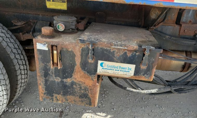 image for item DN3541 2001 Sterling L7500 dump truck