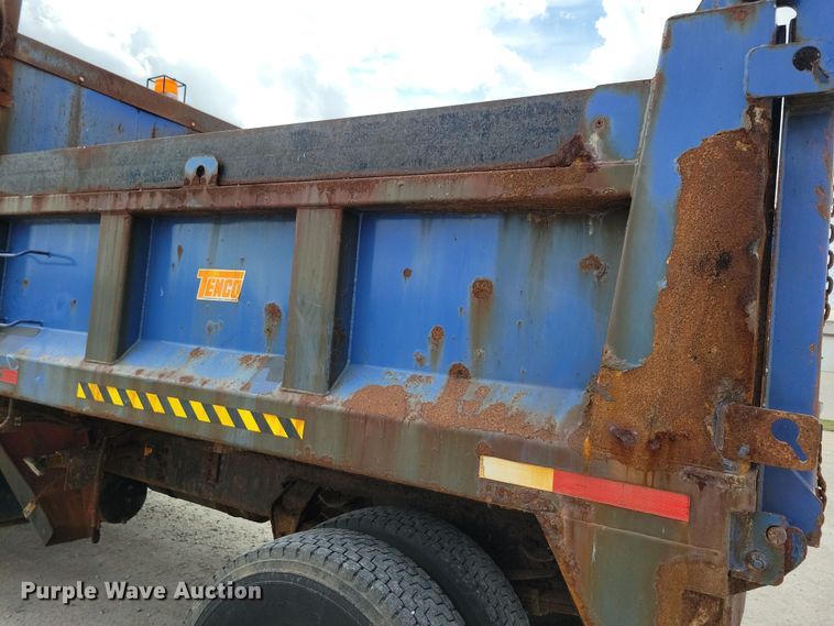 image for item DN3541 2001 Sterling L7500 dump truck
