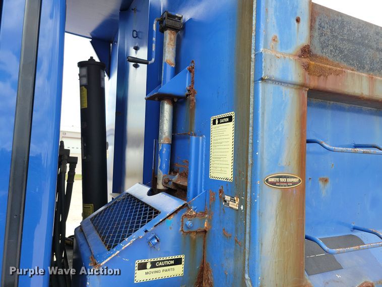 image for item DN3541 2001 Sterling L7500 dump truck