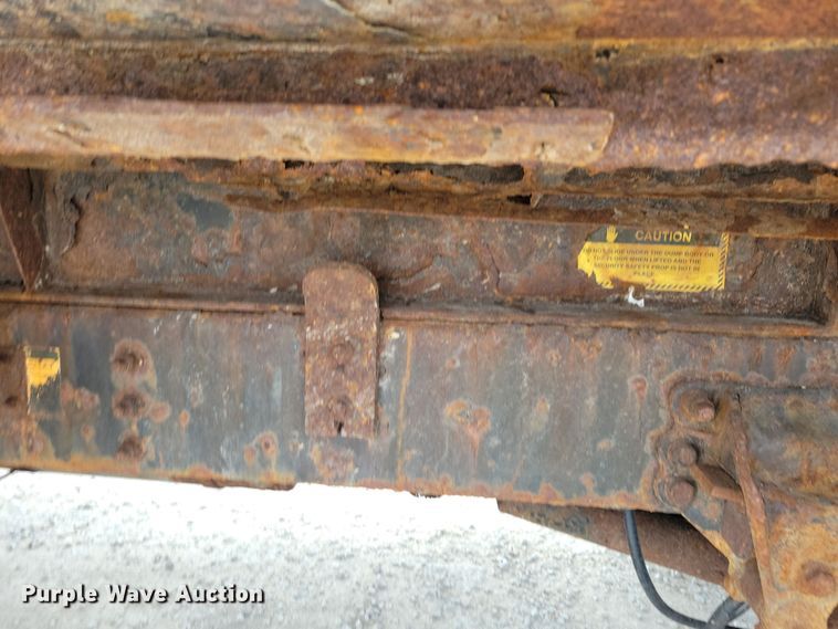 image for item DN3541 2001 Sterling L7500 dump truck