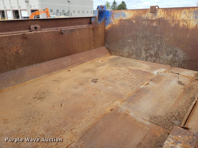 image for item DN3541 2001 Sterling L7500 dump truck