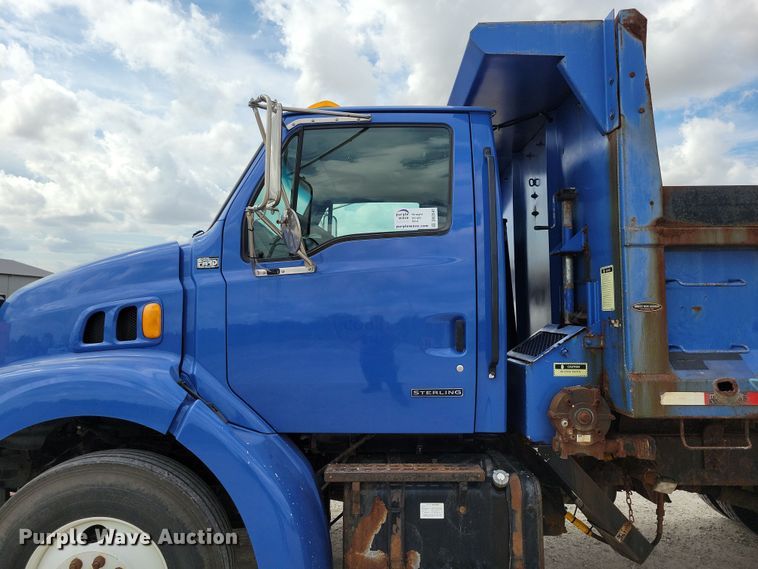 image for item DN3541 2001 Sterling L7500 dump truck