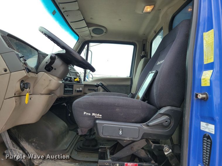 image for item DN3541 2001 Sterling L7500 dump truck