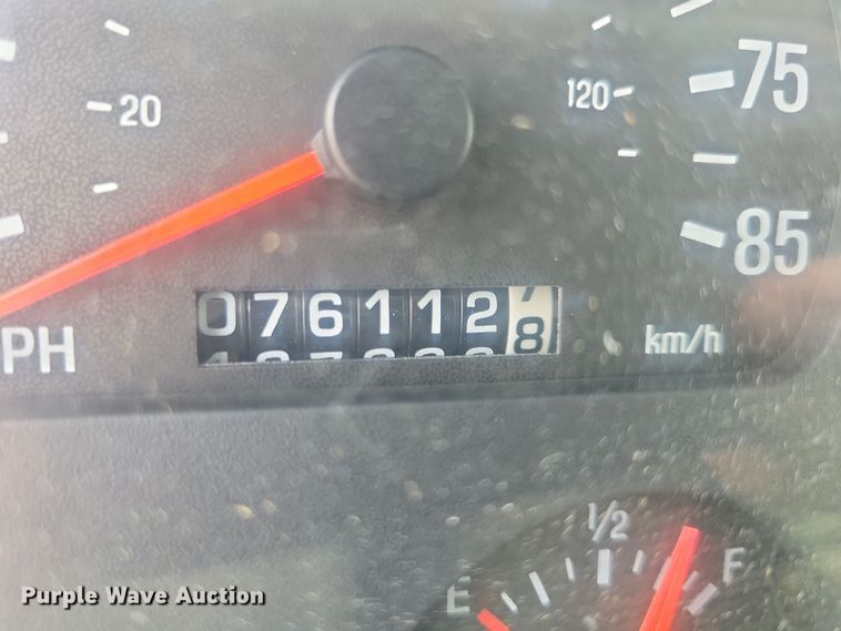 image for item DN3541 2001 Sterling L7500 dump truck