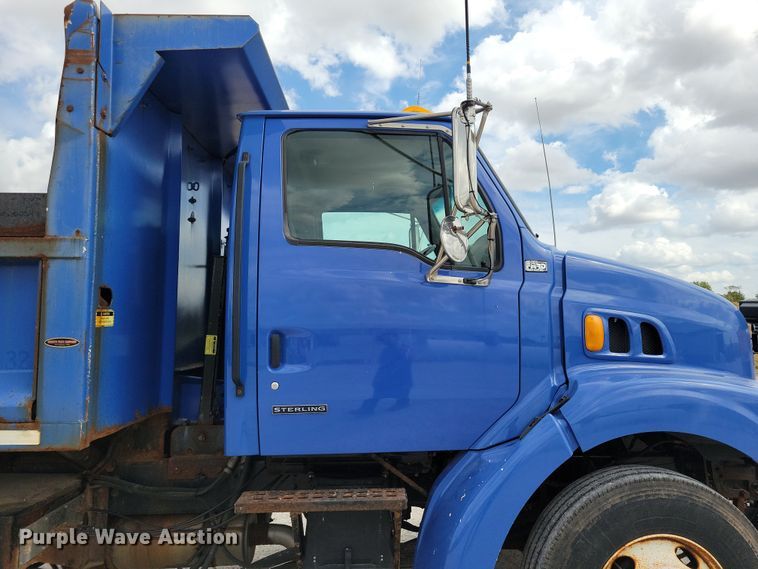 image for item DN3541 2001 Sterling L7500 dump truck