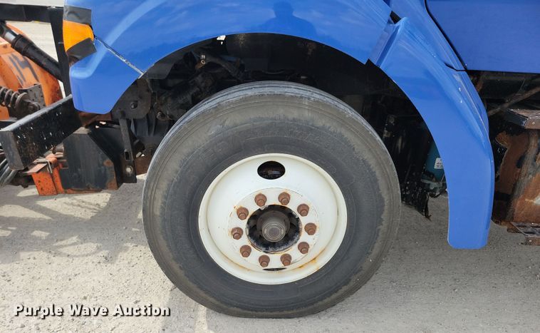 image for item DN3541 2001 Sterling L7500 dump truck